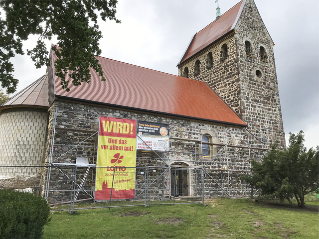 Spielend Gutes tun: Die Kirche St. Trinitatis in Eichholz (bei Zerbst), in der Landeskirche Anhalts gelegen, wurde mit insgesamt 78 000 Euro Lotteriefördermitteln saniert. | Foto: Lotto Sachsen-Anhalt
