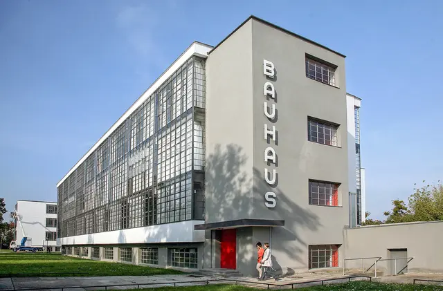 Das Bauhaus in Dessau-Rosslau wurde 1926 eröffnet. Hier findet auch die Jubiläumsausstellung zu 100 Jahren Bauhaus Dessau statt. | Foto: epd-bild/Viktoria Kühne