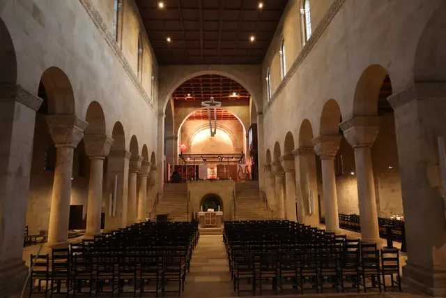 Blick durch das Schiff der Stiftskirche St. Servatius nach Osten. | Foto: Thomas Nawrath