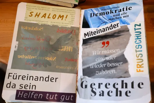 Persönliche Botschaften zu Frieden und Gerechtigkeit gestalteten insgesamt 150 Menschen aus zehn Ländern in Skizzenbüchern für die Wanderausstellung "Justice. Peace. Imagination". | Foto: Thomas Nawrath / EKM