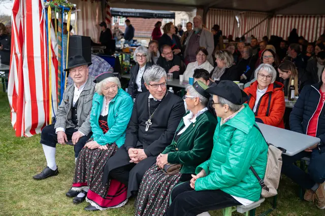 Am Karsamstag gab es im Ort eine Willkommensfeier im Beisein von Landesbischof Friedrich Kramer. | Foto: Matthias Frank Schmidt