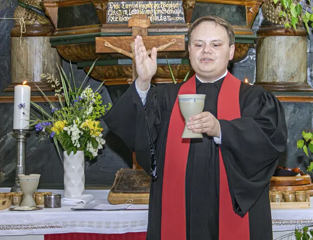 Pfarrer Alexander Barth beim Festgottesdienst zur Amtseinführung | Foto: Holger Fränkel