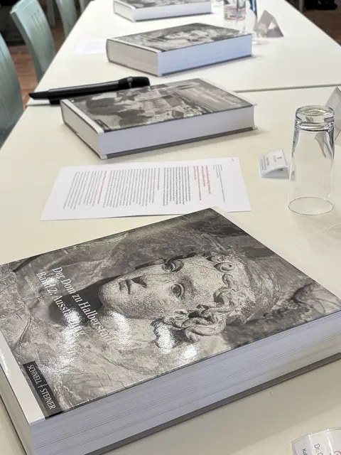 Gewichtiges Werk über eine der bedeutendsten gotischen Kathedralen Deutschlands | Foto: Uwe Kraus