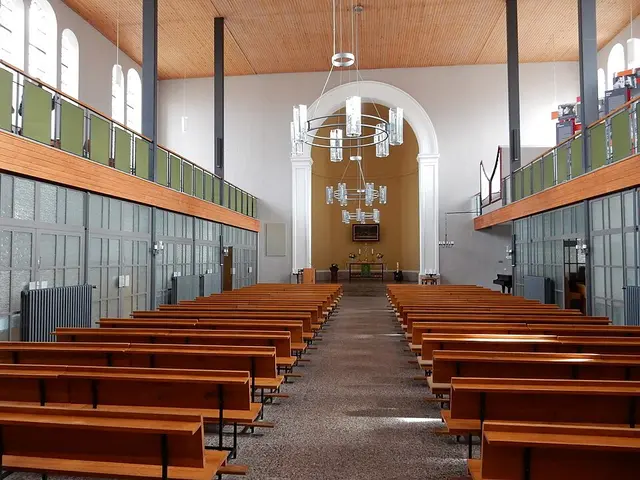 Innenansicht mit Blick zum Altar | Foto: Urfin7, CC BY-SA 4.0, https://commons.wikimedia.org/w/index.php?curid=55200872