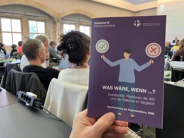 Die Synode bekräftigt im Blick auf die anstehende Landtagswahl in Sachsen-Anhalt, dass Christinnen und Christen zu einer klaren Positionierung verpflichtet sind, „wo Würde und Gleichwertigkeit von Menschen in politischen Programmen mit Abwertung und Ausgrenzung beschädigt werden“. Sie ruft die Gemeinden dazu auf, sich intensiv damit zu beschäftigen, was wäre, wenn populistische und rechtsextreme Parteien in Regierungsverantwortung kommen würden. Kirche und Diakonie haben dazu eine Broschüre aufgelegt.  | Foto: EKM