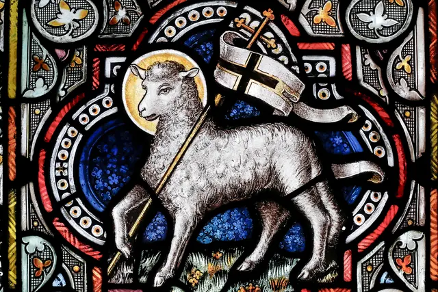 Jesus Christus wird als Lamm Gottes bezeichnet, das die Sünde der Welt trägt und das Böse hinwegnimmt. | Foto: Godong Phote – stock.adobe.com