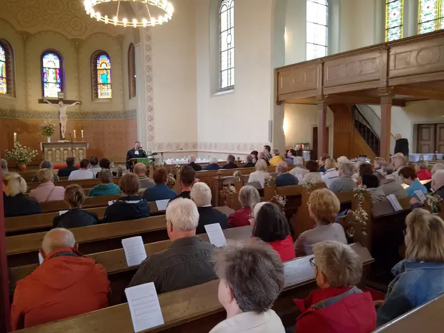 Festgottesdienst als Höhepunkt des Festwochenendes anlässlich des 150jährigen Kirchweih-Jubiläums der Kirche St. Johannis zu Leopoldshall | Foto: Holger Zürch