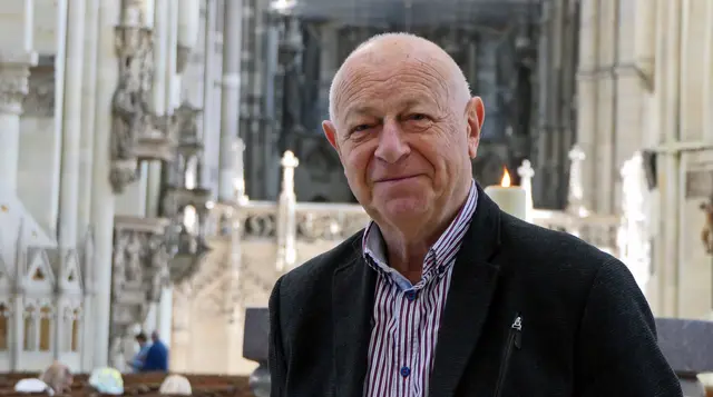 Arkadi Feldmann ist der künstlerische Leiter. Er ist gebürtiger Ukrainer mit israelischer und russischer Staatsangehörigkeit und leitet das Kaliningrader Symphonieorchester. | Foto: Sabrina Gorges