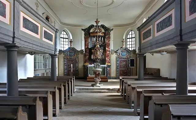 Blick ins Kirchenschiff | Foto: Gliwi, CC BY-SA 4.0, https://commons.wikimedia.org/w/index.php?curid=174005279