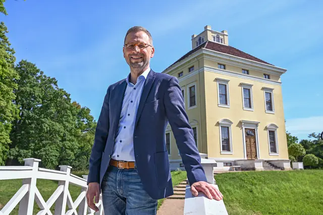 Friedvoll und idyllisch: Das Schloss Luisium, dessen Name sich an Elysium – die „Insel der Seligen“ in der griechischen Mythologie – anlehnt, gehört zu Jan Brademanns Lieblingsorten in Dessau-Roßlau. | Foto: Susanne Reh