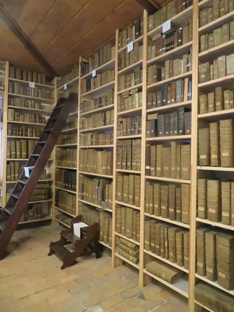 Die Pfarrbibliothek Zeitz gehört zu den größten Partnern im Projekt | Foto: Margit Scholz / EKM
