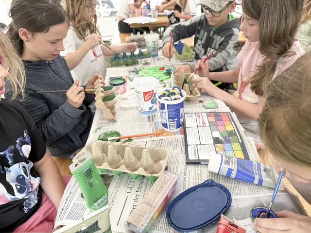Kindercamp: Bibelgeschichten und basteln gehören am See von Edderitz zum Tagesprogramm.  | Foto: Martin Olejnicki