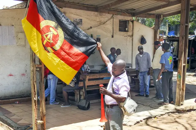 Madgermanes: Die ehemaligen DDR-Gastarbeiter aus Mosambik demonstrieren regelmäßig in der Hauptstadt Maputo. Nach dem Ende der DDR wurden sie zurückgeschickt – ohne den ausstehenden Lohn.  | Foto: epd-bild/Stefan Ehlert