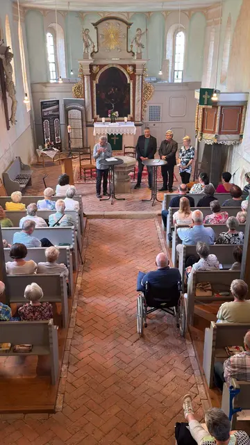  Am Abend war er zu Gast in der Marienkirche in Horburg bei Leuna, wo die Gemeinde zum Abendgebet zusammenkam und einen #VerständigungsOrte mit Frank Richter organisierte.  | Foto: EKM/Juliane Baumann