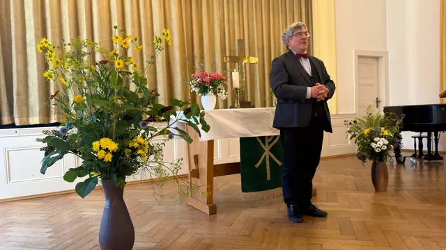 Mit einem Abendgebet und #VerständigungsOrt zu Gast bei der Frauengruppe im Lutherhaus Bitterfeld beendete der Landesbischof seine dreitägige Tour. | Foto: EKM/Juliane Baumann