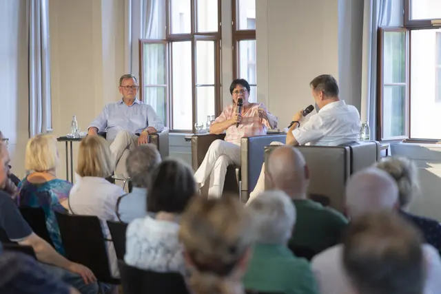 Bodo Ramelow und Christine Lieberknecht sehen Reformbedarf beim Verhältnis von Staat und Kirchen. | Foto: Paul-Philipp Braun