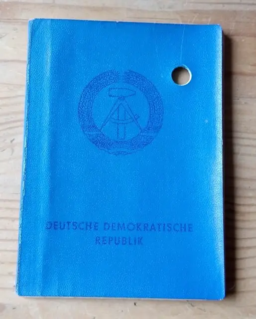 DDR-Personalausweis von Elke Zürch, Vorderseite | Foto: Holger Zürch