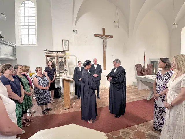 In Krippehna segnete Superintendent Matthias Imbusch die neue Diakoniepfarrerin in ihren Dienst ein. | Foto:  Andreas Bechert
