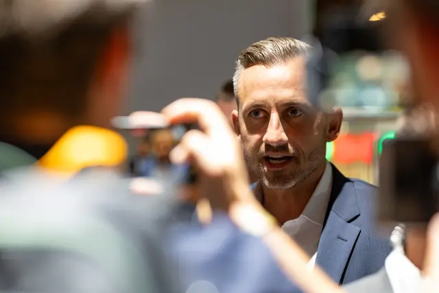 AfD-Spitzenkandidat Ulrich Siegmund gewann mit seiner Partei fast 44 Prozent bei der Landtagswahl. Das Wahlprogramm war auch eine Kampfansage gegen die Kirchen, Migranten, Kulturinstitutionen und Vereine.  | Foto: epd-bild/Paul-Philipp Braun