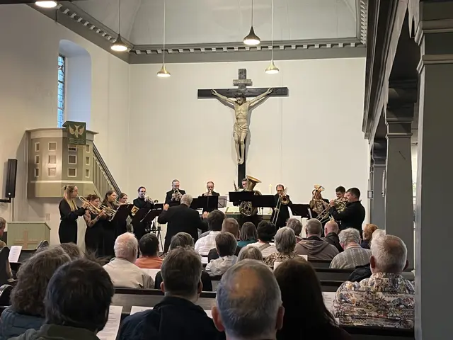 Sein Jubiläumskonzert gab der Junge Bläserkreis Mitteldeutschland in der St. Bricciuskirche in Halle. | Foto: Foto: Claudia Crodel