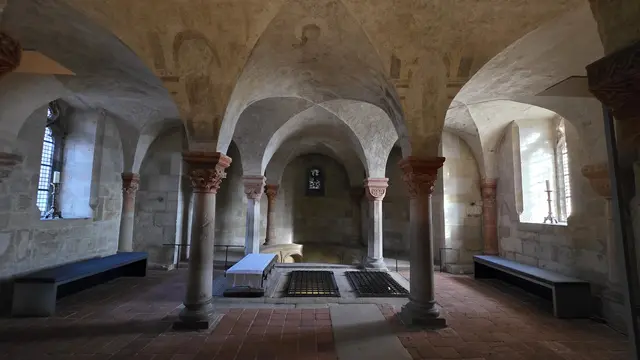 Die Krypta von St. Servatii beherbergt bis heute das Grab der Stifterin Mathilde und die Grablegen der ältesten Äbtissinnen. Der genaue Ort des Grabes von  König Heinrich - zu dessen Gedenken das Stift errichtet wurde - ist unbekannt. | Foto: Thomas Nawrath