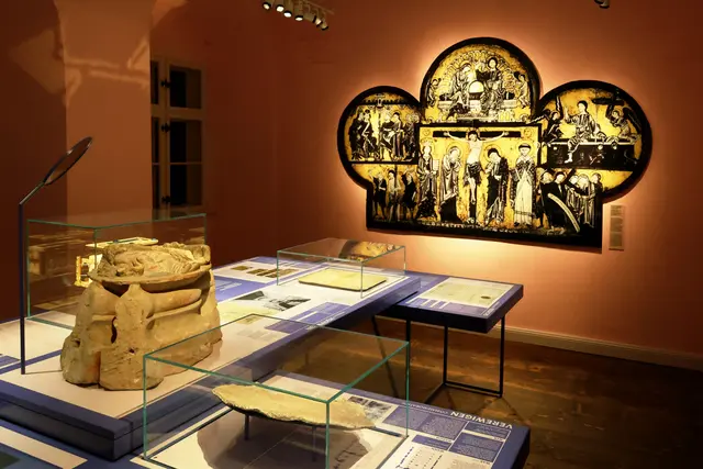 Mehr als 300 Ausstellungsobjekte laden zum Entdecken der Geschichte der Quedlinburger Äbtissinnen, des Stiftes und der Stadt ein. | Foto: Thomas Nawrath