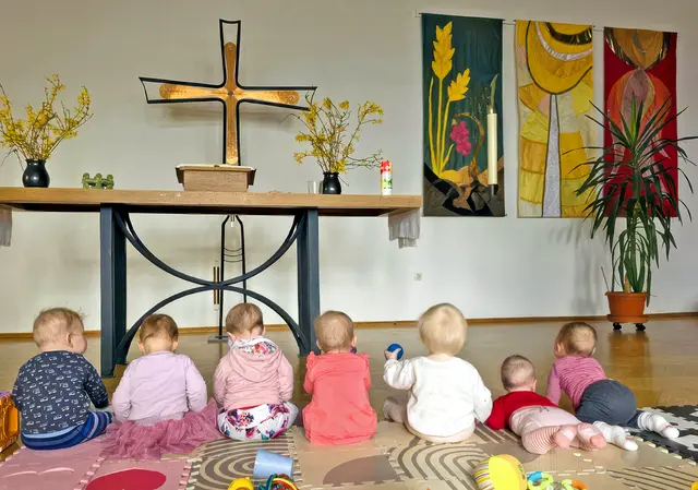 Voller Erfolg: Die Krabbelgruppe erfreut sich großer Beliebtheit. Die Mütter treffen sich inzwischen auch außerhalb der Gemeinderäume.   | Foto: Kirchengemeinde Buttstädt
