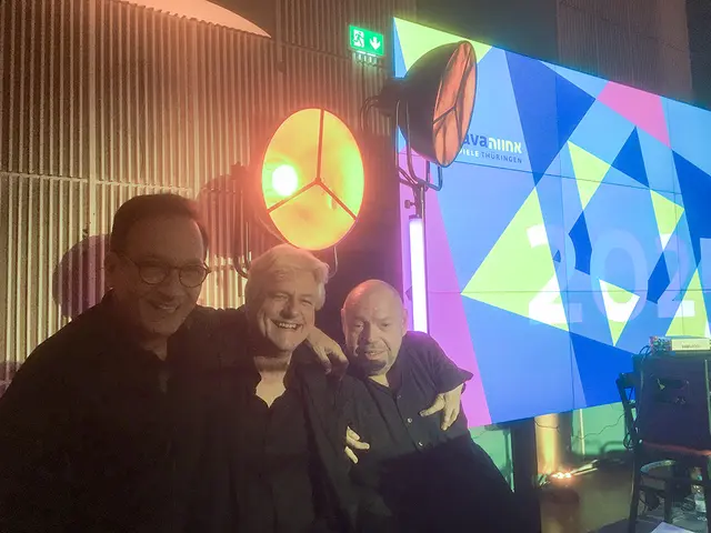 Zum Eröffnungskonzert der Achava Festspiele Thüringen begeisterten Manfred Bründl am Kontrabass (v.l.), Rolf Zielke am Klavier und Thomas Quasthoff mit seiner markanten Bassbariton-Stimme sowie seine ganze Band das Publikum in der Sendehalle Weimar. Das Festival, bei dem "Glaube + Heimat" Medienpartner ist, bietet noch bis zum 21. September verschiedene Veranstaltungen in Eisenach, Erfurt, Gotha, Weimar und Mühlhausen. 