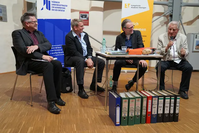 Im Gespräch in Sondershausen: Tobias Schüfer, Friedemann Stengel, Henry Bernhard, Jürgen Hauskeller | Foto: Dr. Klaus Michael